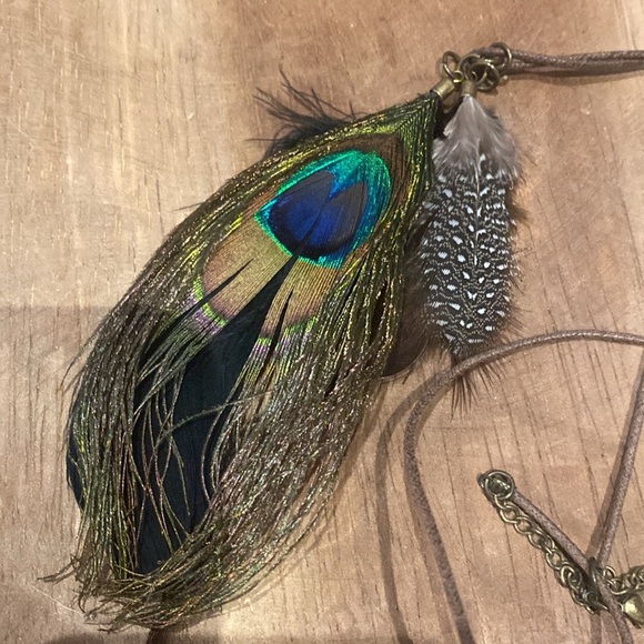 ALDO Feather Necklace - Picture 1 of 7